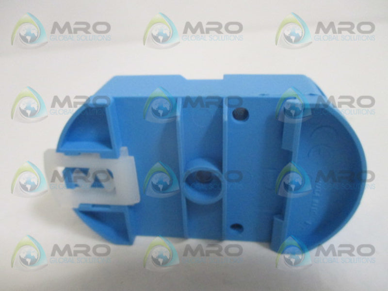 FINDER 90.22 RELAY SOCKET 10A 250V *NEW NO BOX*