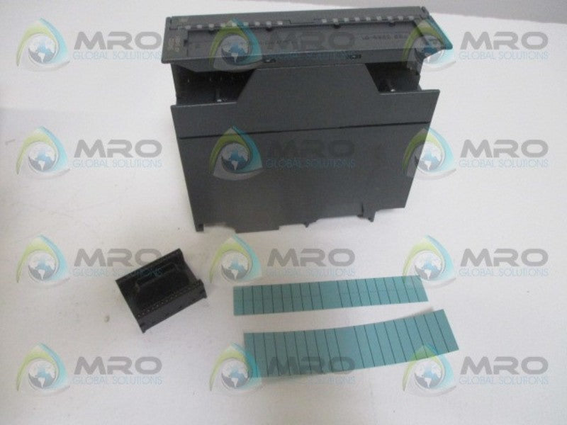 SIEMENS SIMATIC S7 6ES7332-5HB01-0AB0 ANALOG OUTPUT MODULE *NEW IN BOX*