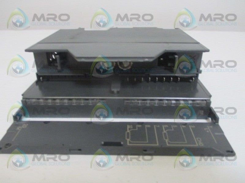 SIEMENS SIMATIC S7 6ES7332-5HB01-0AB0 ANALOG OUTPUT MODULE *NEW IN BOX*