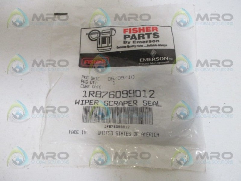 FISHER 1R876099012 WIPER SCRAPER SEAL *NEW IN FACTORY BAG*