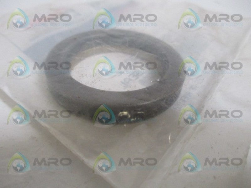 FISHER 1R876099012 WIPER SCRAPER SEAL *NEW IN FACTORY BAG*