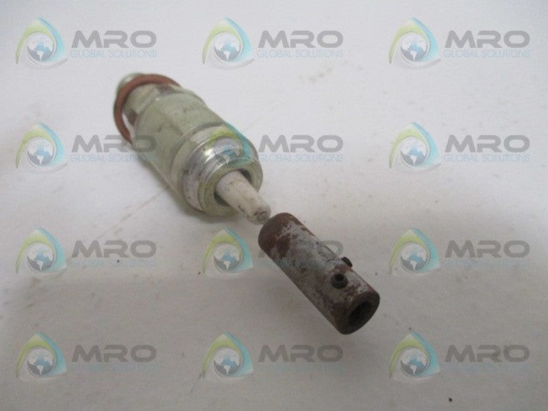 AUBURN SI-186 SHEILDED PLUG *NEW IN BOX*