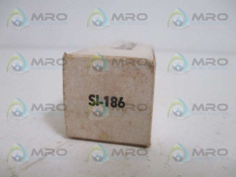 AUBURN SI-186 SHEILDED PLUG *NEW IN BOX*
