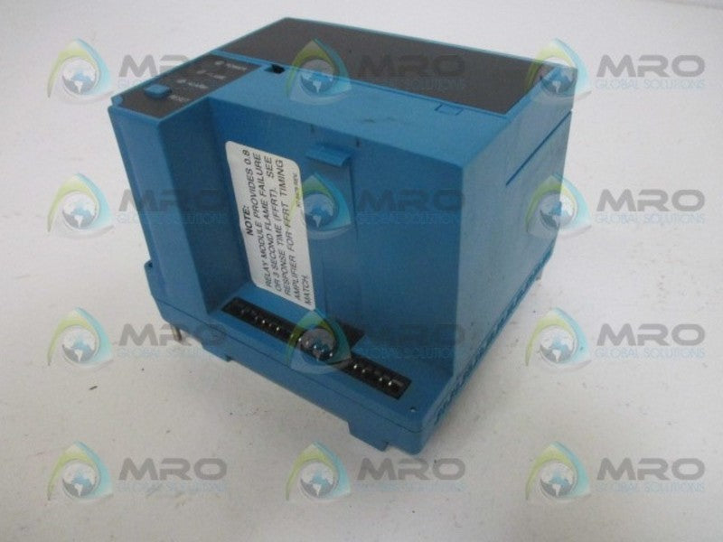 HONEYWELL RM7823A1016 BURNER CONTROL (AS PICTURED) *USED*
