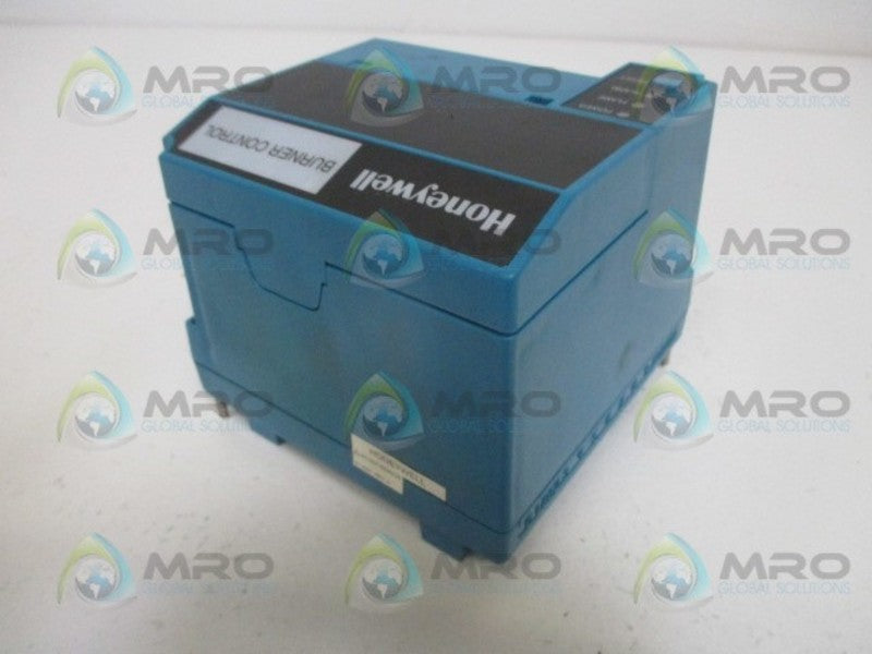 HONEYWELL RM7823A1016 BURNER CONTROL (AS PICTURED) *USED*