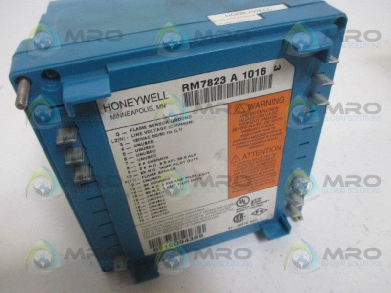 HONEYWELL RM7823A1016 BURNER CONTROL (AS PICTURED) *USED*