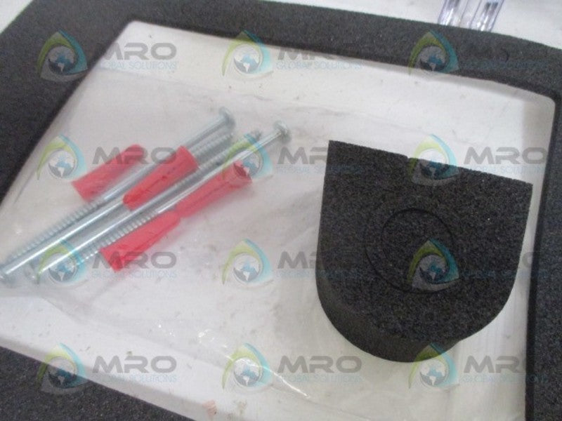 STI STI-3104 CONDUIT SPACER *NEW IN BOX*