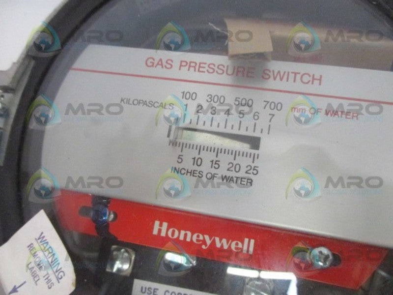 HONEYWELL C437H1001 GAS/AIR PRESSURE SWITCH *NEW IN BOX*