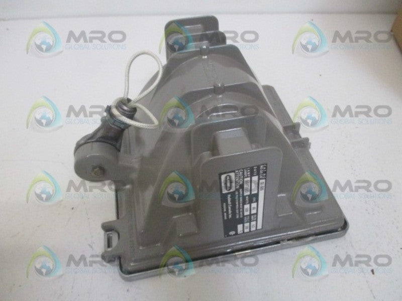 HUBBELL QL505L05 QUARTZLITER FLOOD LIGHT 120V *NEW IN BOX*