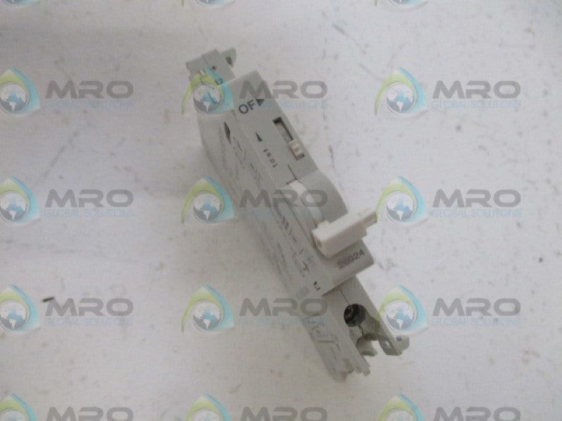 MERLIN GERIN 26924 AUXILIARY SWITCH *NEW NO BOX*