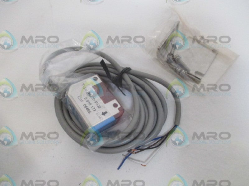 SICK WE170-P132 THRU BEAM SENSOR 24V *NEW IN BOX*