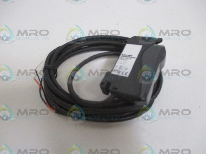BALLUFF BOS-74K-UU-1FR-BO-Z PHOTOELECTRIC SENSOR  *NEW IN BOX*