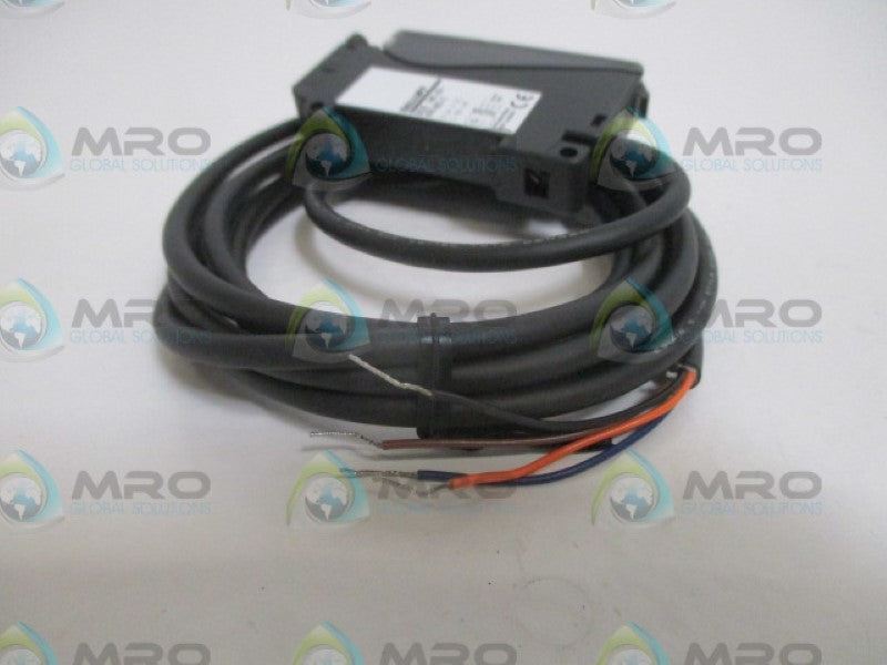 BALLUFF BOS-74K-UU-1FR-BO-Z PHOTOELECTRIC SENSOR  *NEW IN BOX*