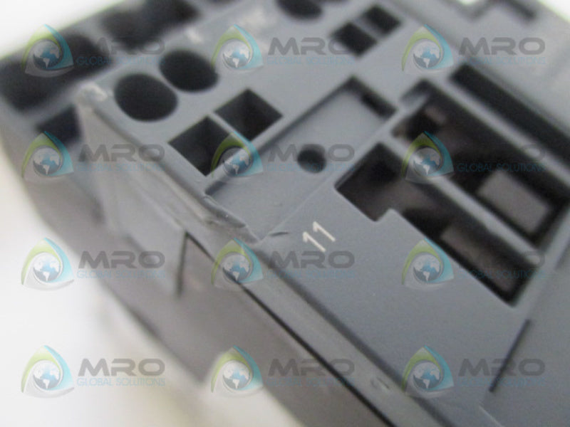 SIEMENS 3RT2026-2AK60 CONTACTOR *USED*