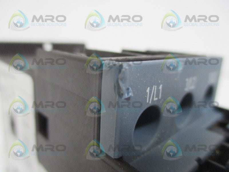SIEMENS 3RT2025-1AC20 CONTACTOR (AS PICTURED) *USED*