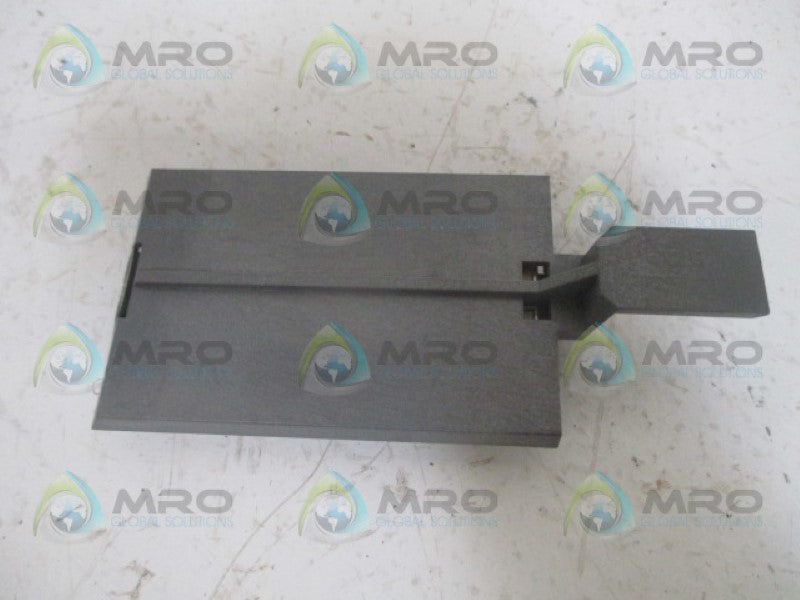 FOXBORO P0960AH-0B BUS TERMINAL *NEW NO BOX*