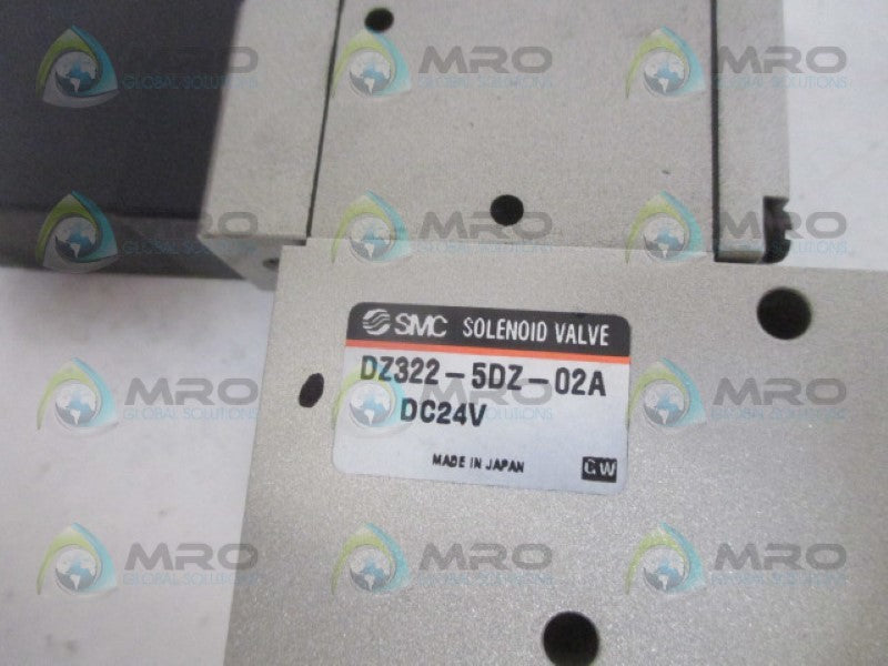 SMC DZ322-5DZ-02A SOLENOID VALVE 24VDC *NEW NO BOX*