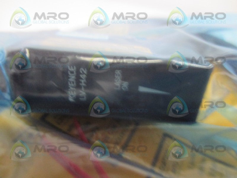 KEYENCE LV-H42 REFLECTIVE SENSOR 2M*NEW IN BOX*