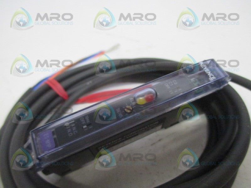 KEYENCE ES-M1P * NEW IN BOX *