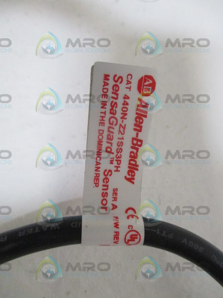 ALLEN BRADLEY 440N-Z21SS3PH SER. A SWITCH (MISSING ACCESSORIES) *NEW NO BOX*