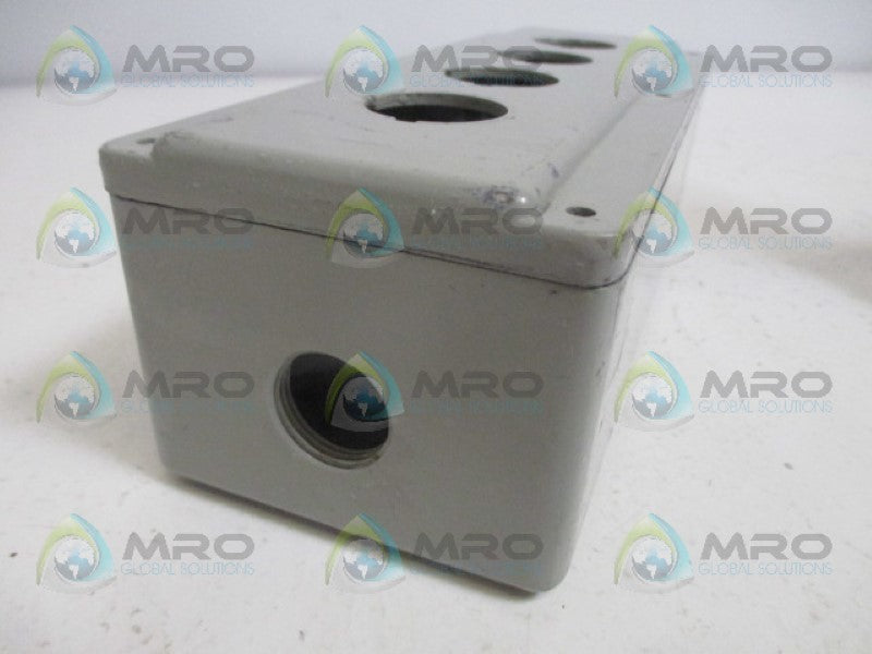 ALLEN BRADLEY 800T-4TZ PUSHBUTTON ENCLOSURE (AS PICTURED) *USED*