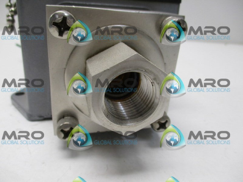 CUSTOM CONTROL SENSORS 646GZE1 PRESSURE SWITCH 750PSIG *NEW IN BOX*