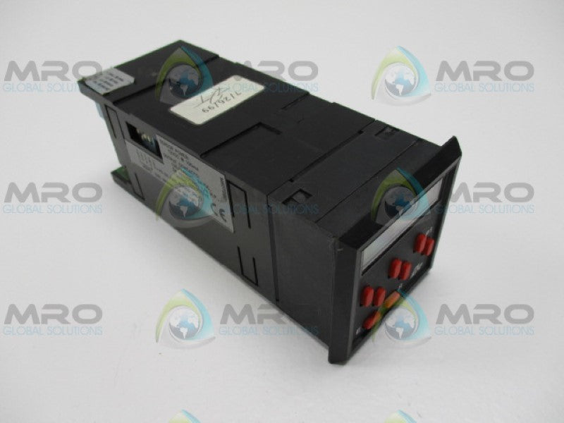 RED LION CONTROLS MA0703D DIGITAL COUNTER 230VAC *USED*