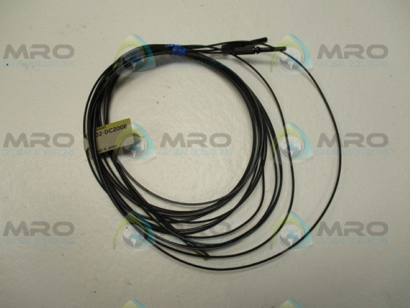 OMRON E32-DC200E FIBER OPTIC CABLE (MISSING ACCESSORIES) *NEW NO BOX*
