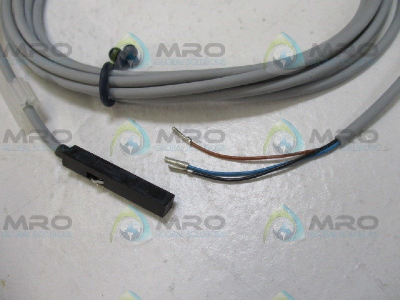 FESTO SMT-8M-PS-24V-K-2.5-OE 543867 PROXIMITY SENSOR 24V *NEW NO BOX*