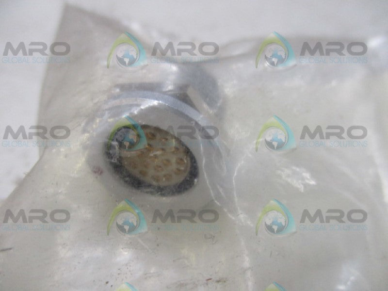 FISCHER D104A092-130 CONNECTOR *NEW IN FACTORY BAG*
