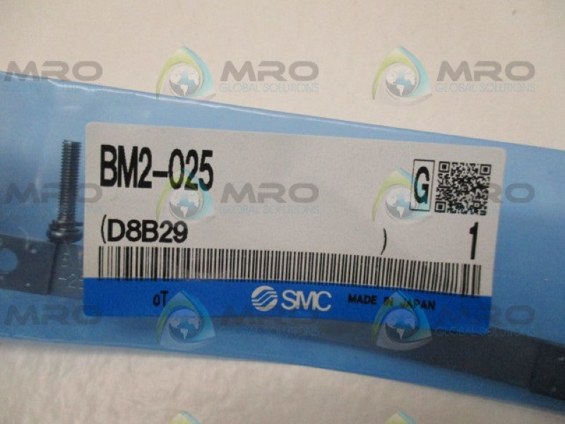 SMC BM2-025 MOUNTING BRACKET * NEW IN FACTORY BAG *