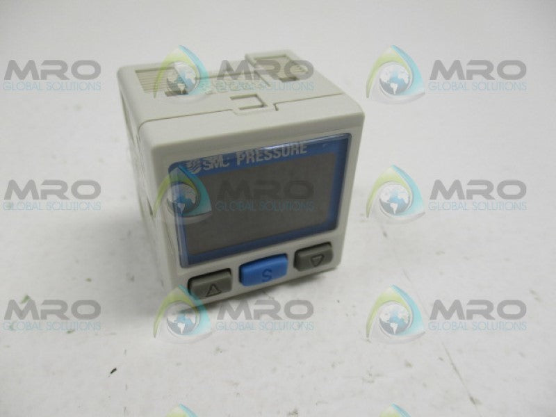 SMC ZSE30AF-01-P DIGITAL PRESSURE SWITCH *NEW NO BOX*
