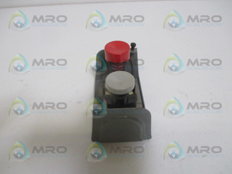 CUTLER HAMMER SD2E0S PUSH BUTTON STATION (AS PICTURED) *NEW IN BOX*