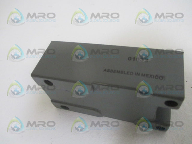 INDUSTRIAL MRO 01032 RECEPTACPLE REPLACEMENT *NEW NO BOX*