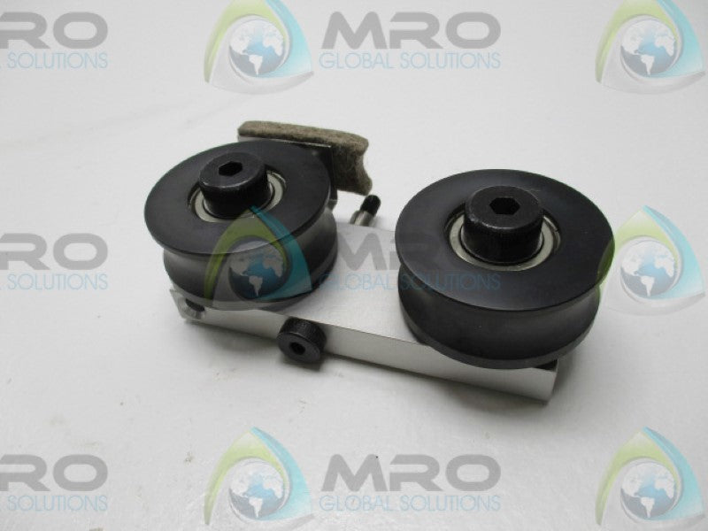 INDUSTRIAL MRO 580314-01 ROLLER ASSEMBLY *NEW NO BOX *