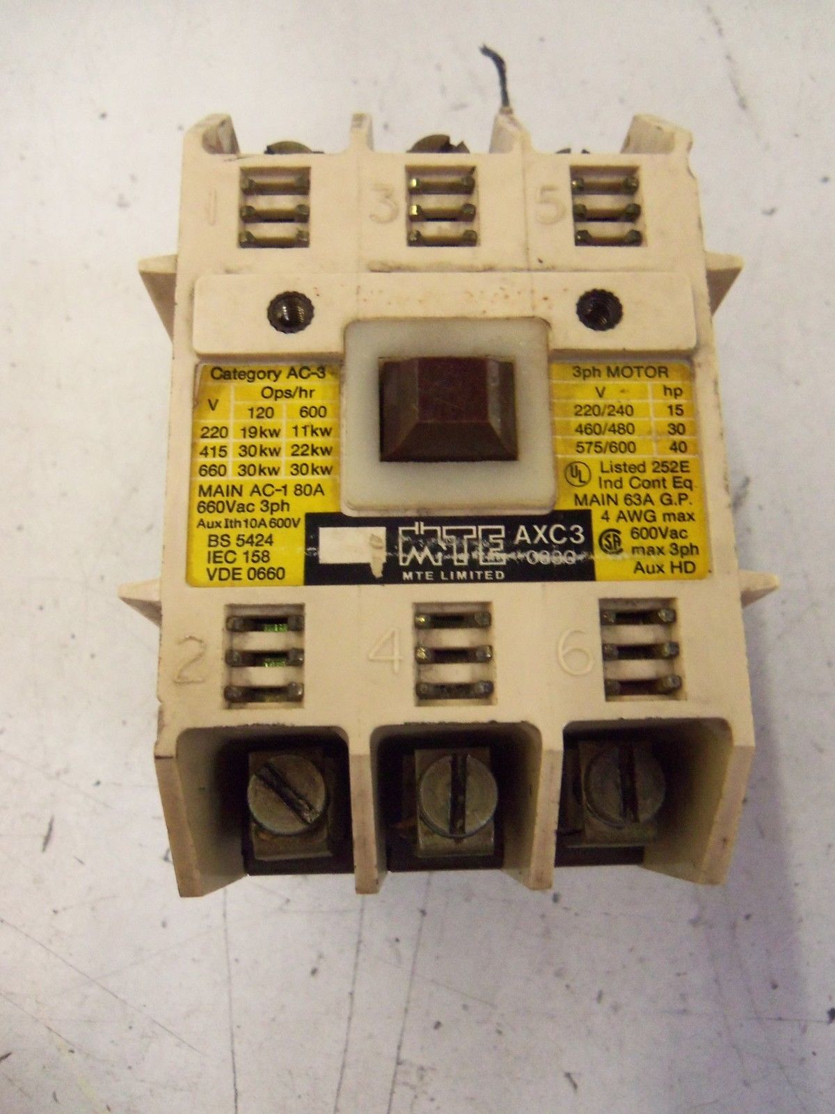 MTE AXC3-0330 CONTACTOR *USED*