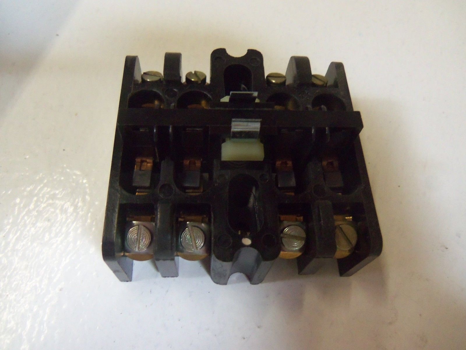 MTE UC05 CONTACT BLOCK *NEW IN BOX*