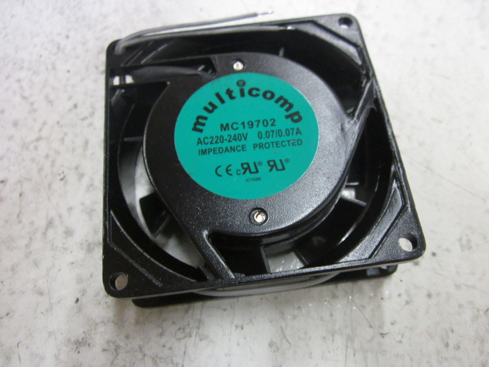 MULTICOMP MC19702 AXIAL FAN *NEW IN BOX*