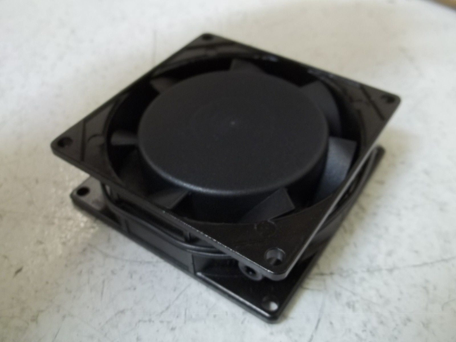MULTICOMP MC2082HBL FAN *NEW IN BOX*