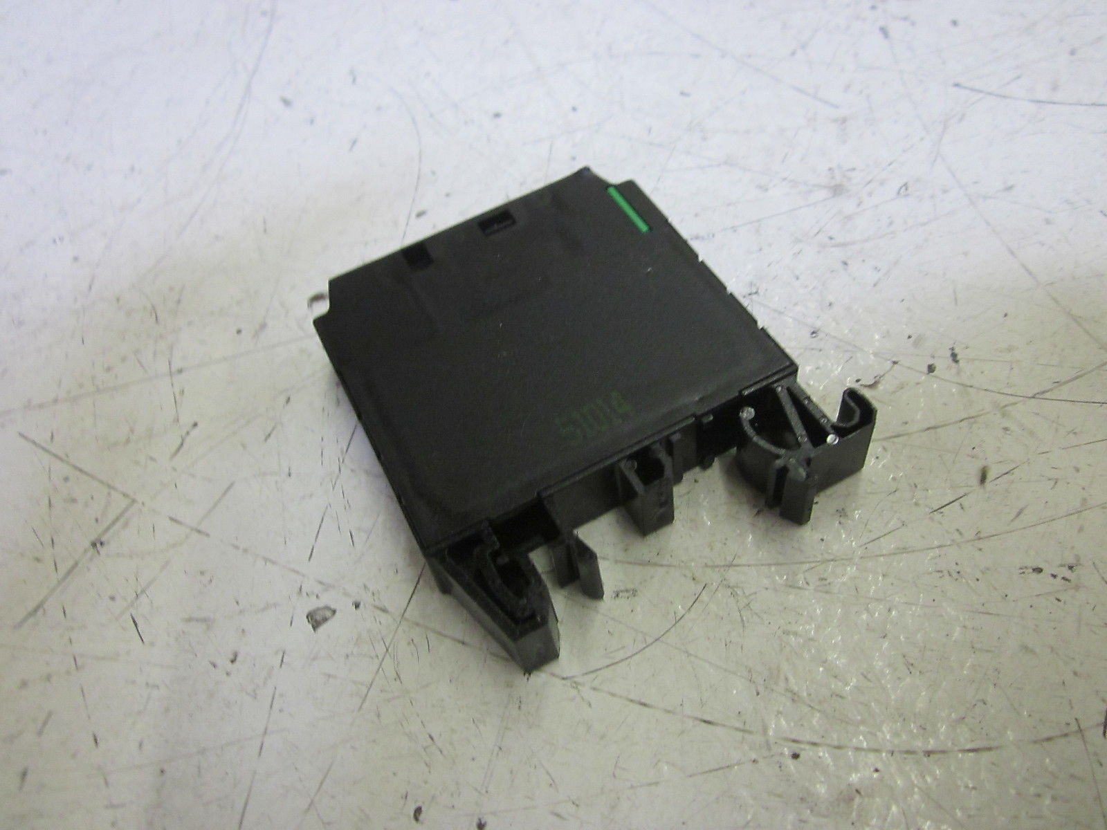 MURR ELEKTRONIK 50 010 INTERFACE RELAY 30VDC *USED*
