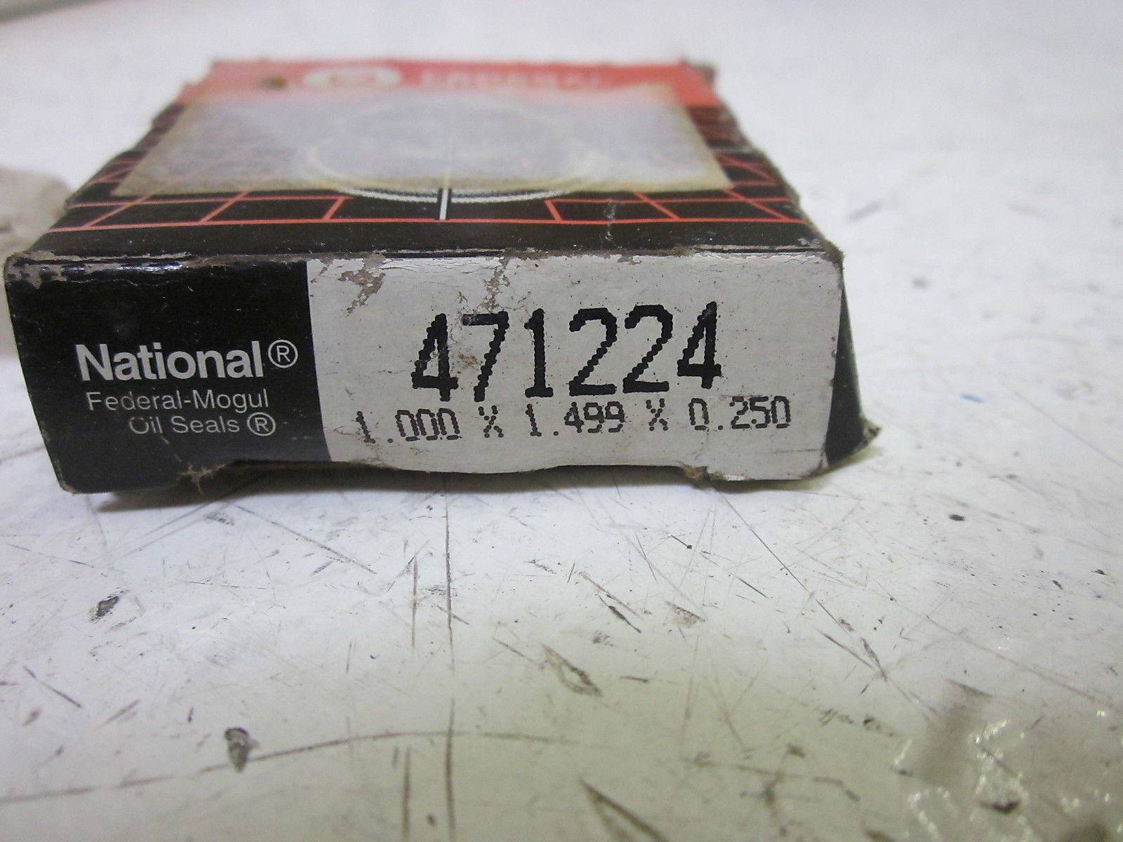 NATIONAL 471224 OIL SEAL 1.125X1.752X0.250 *NEW IN BOX*