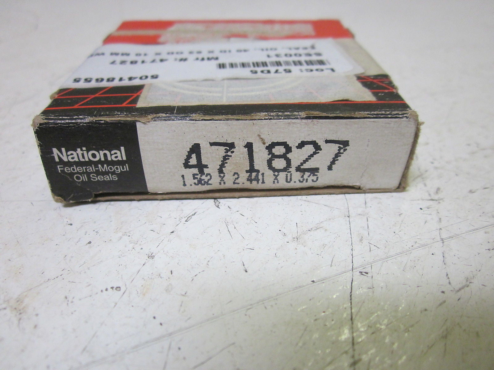 NATIONAL 471827 OIL SEAL 1.562X2.441X0.375  *NEW IN BOX*