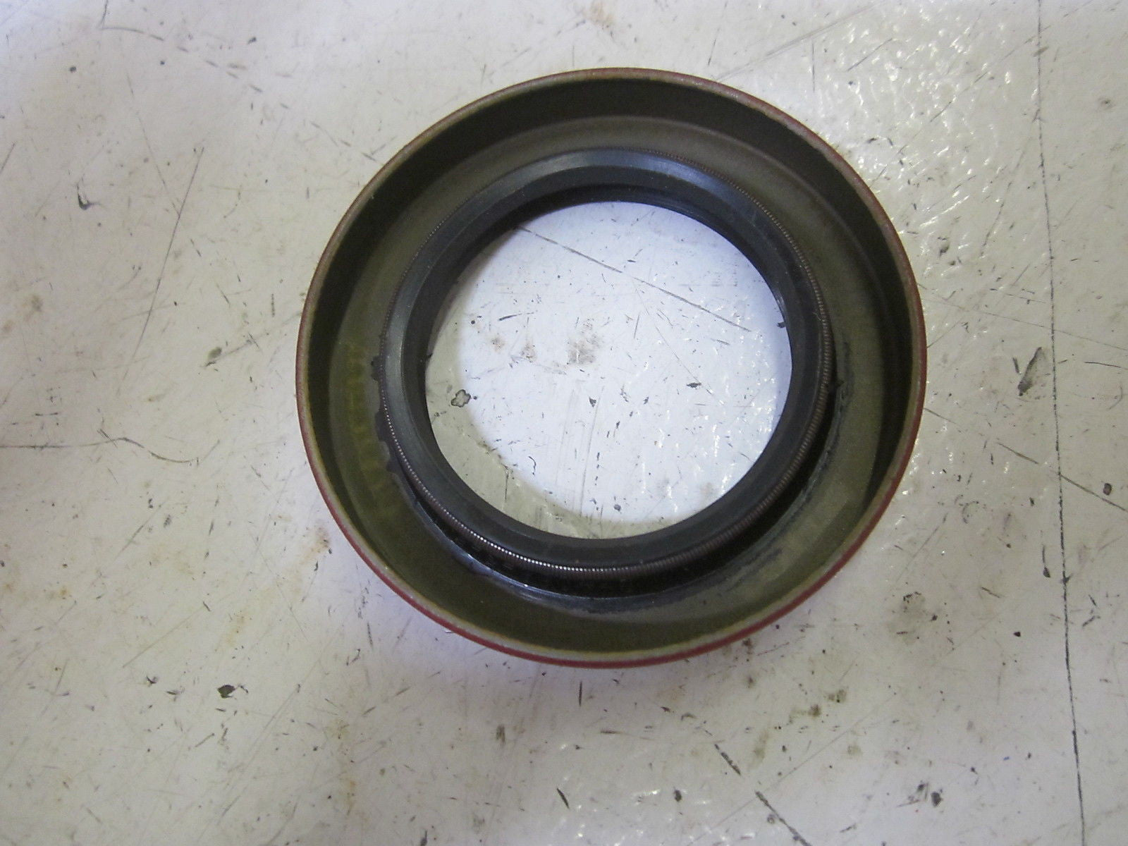 NATIONAL 471827 OIL SEAL 1.562X2.441X0.375  *NEW IN BOX*