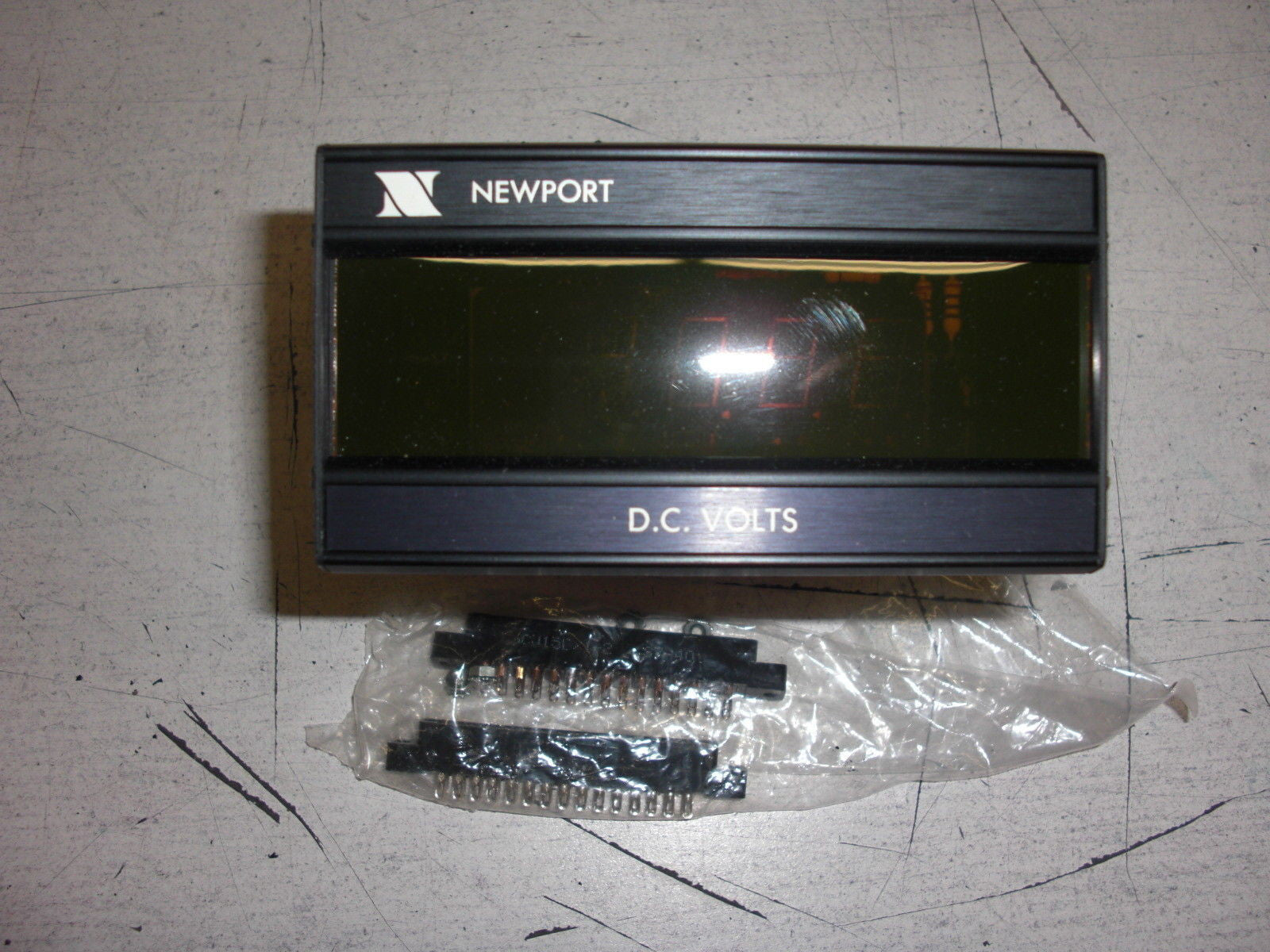 NEWPORT 400AS-4-A3-D2 120/240V *USED*