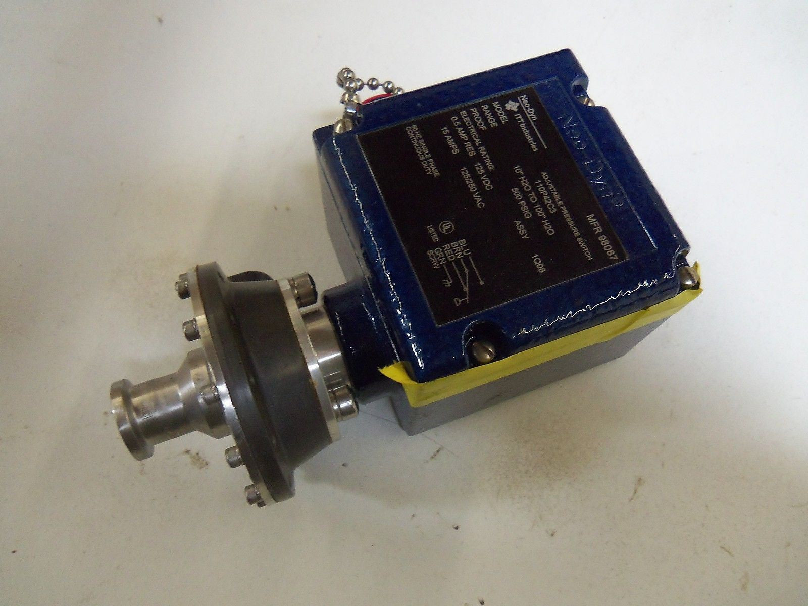 NEYO-DYN 110P42C3 ADJUSTABLE PRESSURE SWITCH *USED*