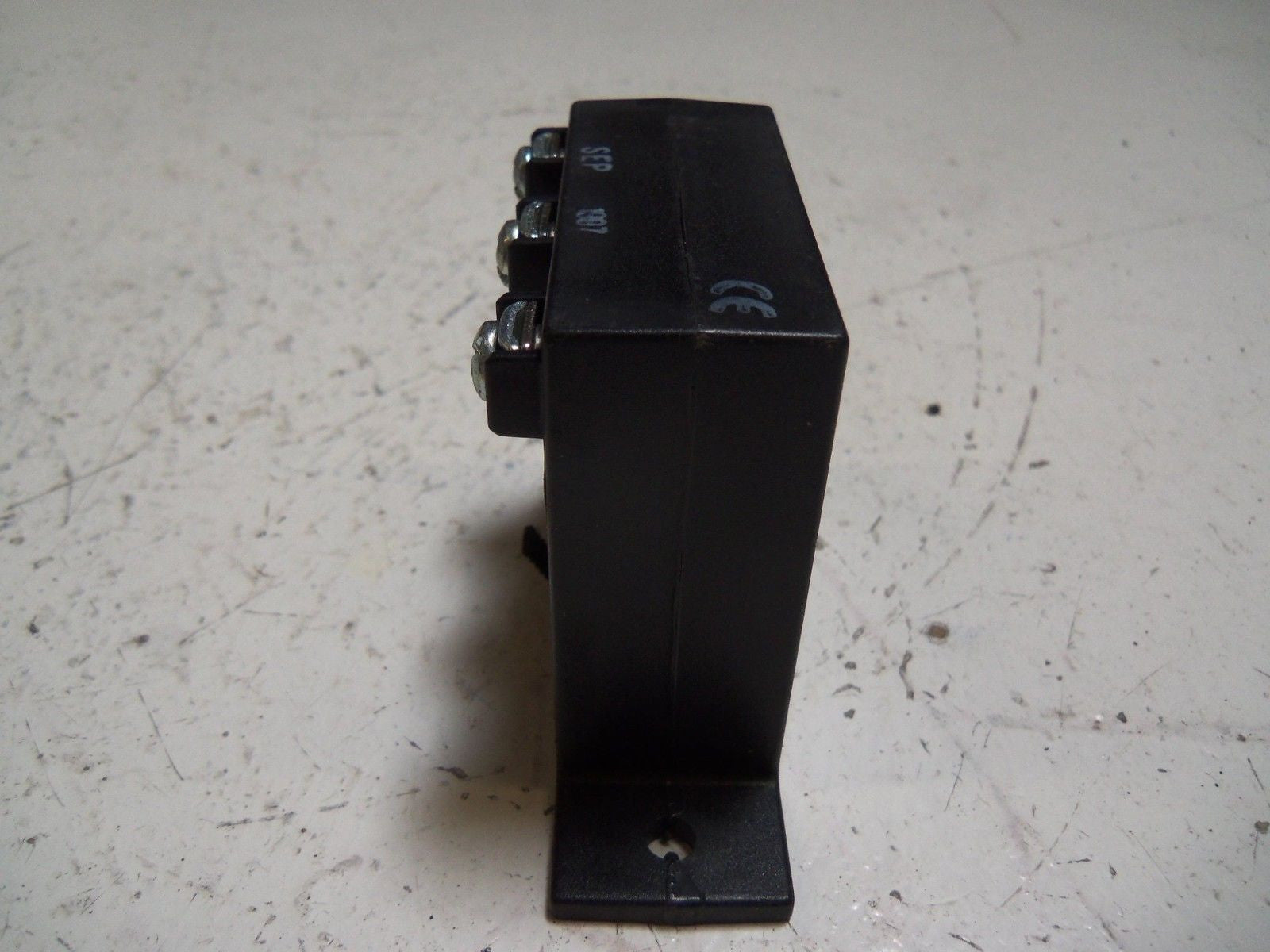 NIELSEN-KULJIAN D150-2A CURRENT-OPERATED SWITCH *USED*