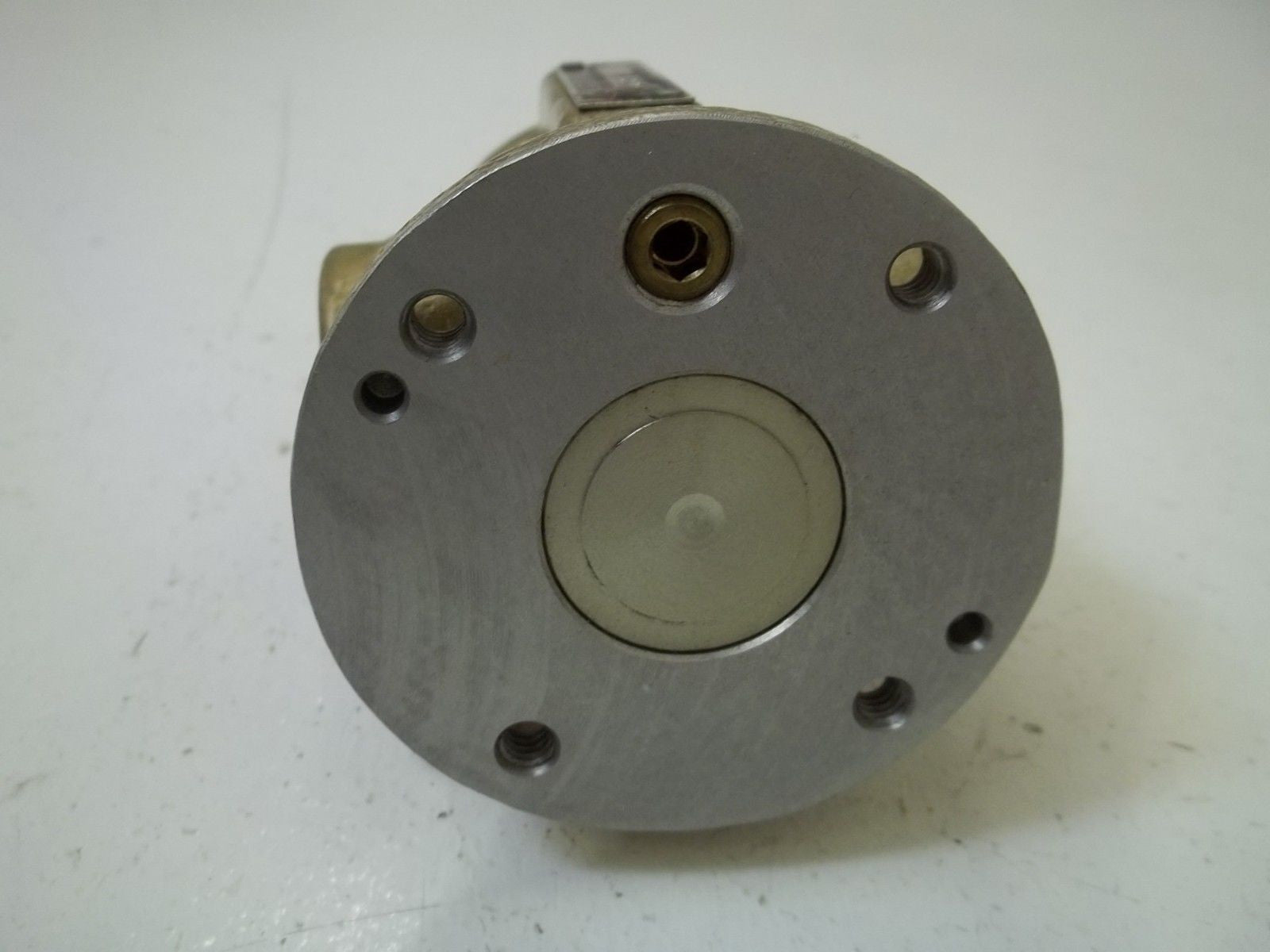 NORGREN D1024C POPPET VALVE *USED*