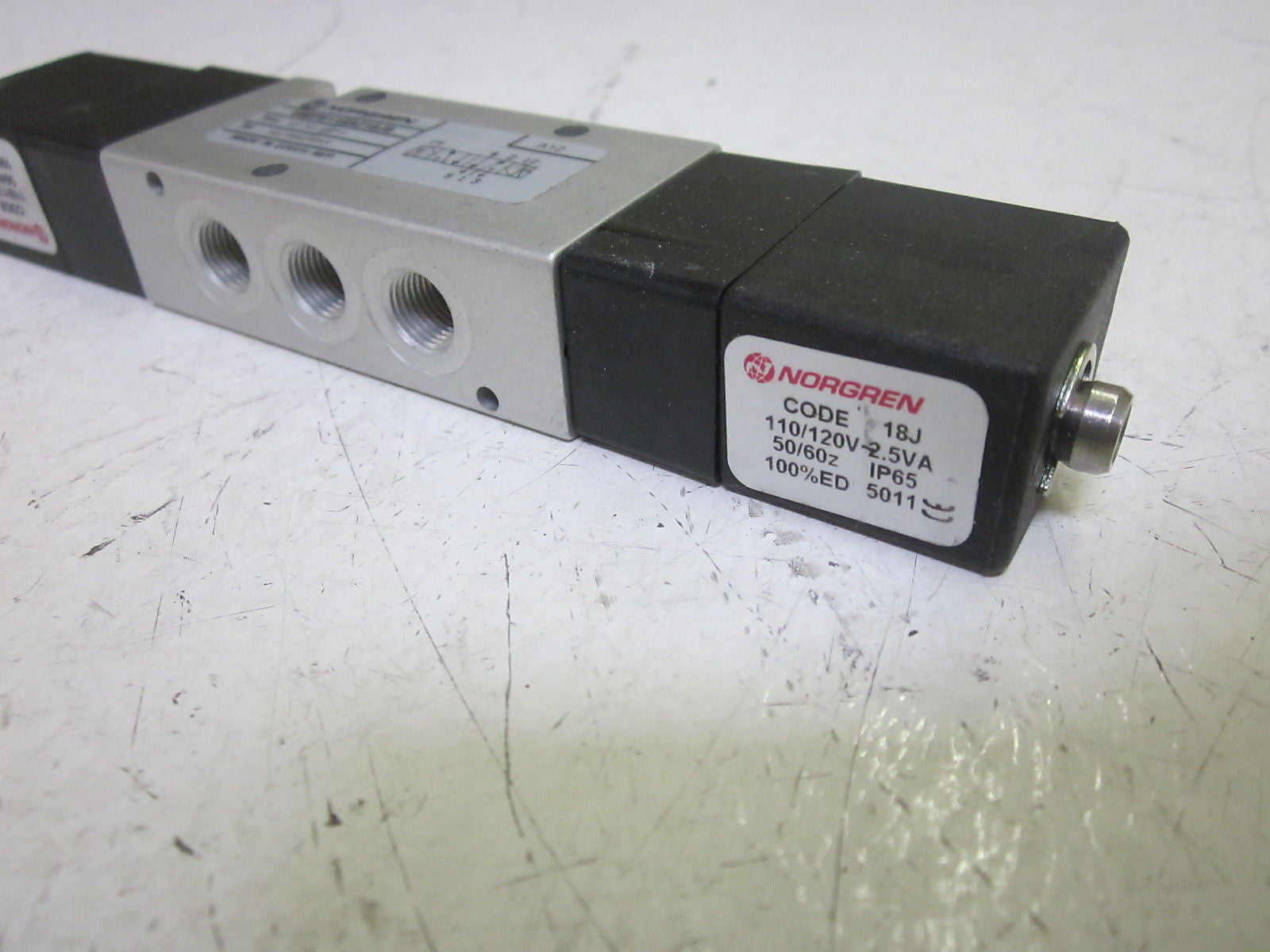 NORGREN V60P511AA218JB VALVE 120VAC *USED*
