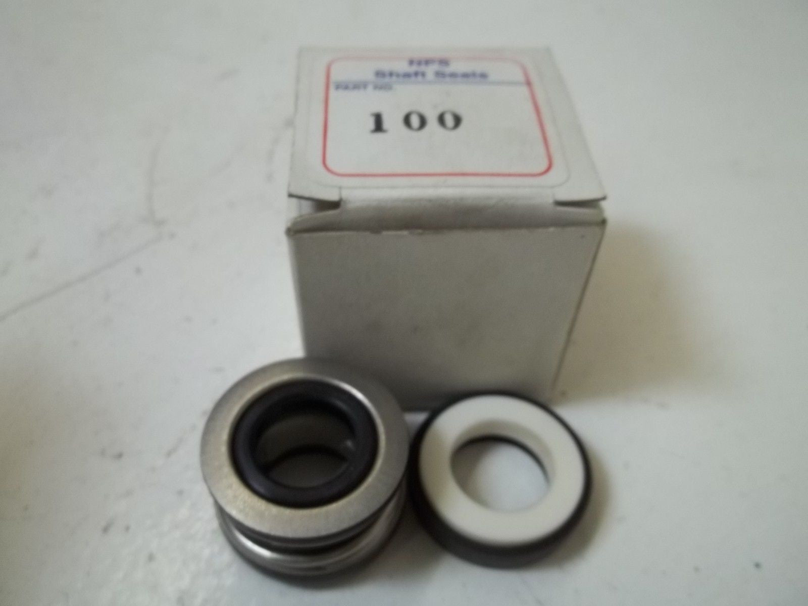 NPS 100 SHAFT SEALS *NEW IN BOX*