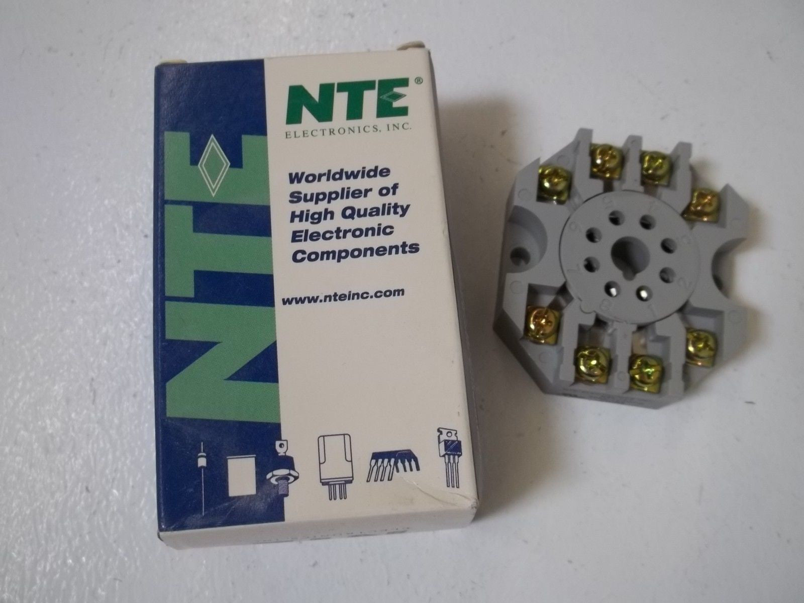 NTE ELECTRONICS INC. R95-101 8PIN OCTAL SOCKET *NEW IN BOX*